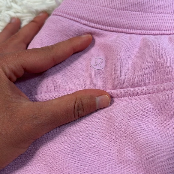 Lululemon Scuba High-Rise Short 5" Dahlia Mauve - Picture 6 of 8